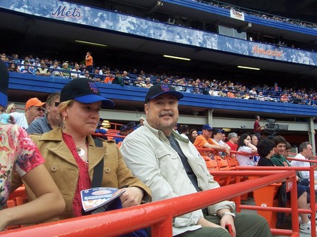 Consul Beltran distrutando del juego.jpg